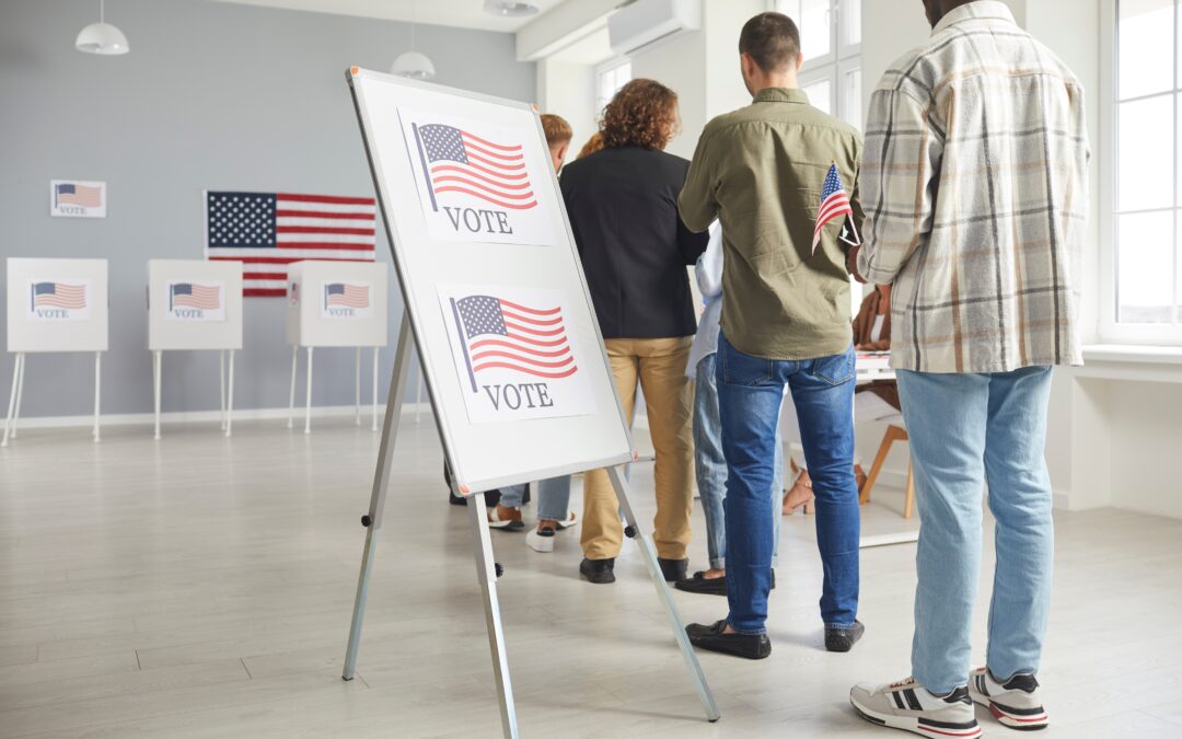 voters waiting in line to vite